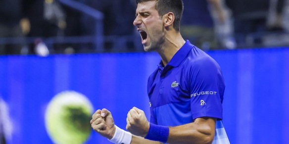 Us Open, Djokovic vola in finale: battuto Zverev in 5 set