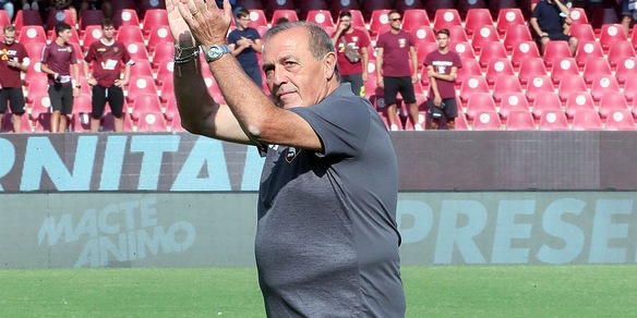 Salernitana, Castori: "Atteggiamento giusto, possiamo salvarci"