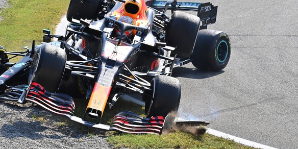 F1: Verstappen penalizzato di tre posizioni in griglia nel Gp di Russia per l'incidente con Hamilton