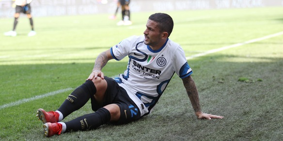 Inter, distrazione al legamento collaterale mediale per Sensi