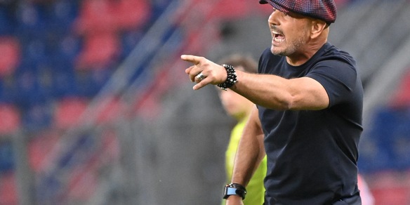 Bologna, Mihajlovic: "Inter alle spalle, col Genoa bisogna vincere"