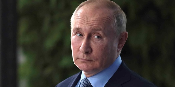 Covid, Putin in autoisolamento dopo i casi positivi nel suo entourage