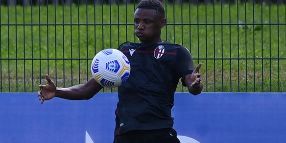 Bologna, Kingsley inizia la riabilitazione dopo la frattura al perone