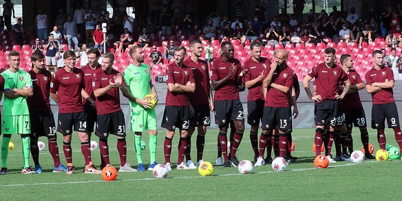 Salernitana, confronto con la dirigenza all'allenamento