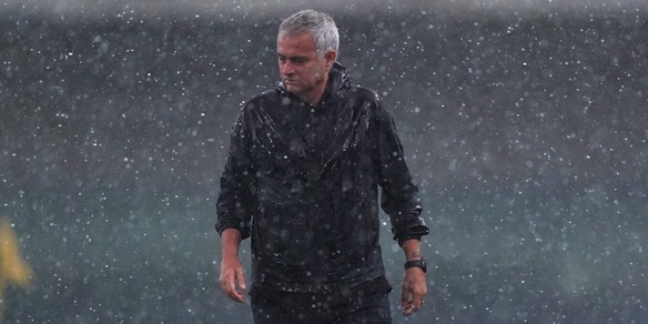 Roma, Mourinho furioso con la squadra: la reazione a bordocampo