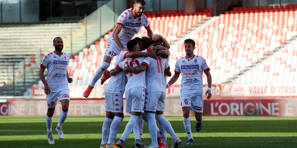 Serie C, Bari in fuga: 3-1 al Campobasso. Super Turris col Palermo