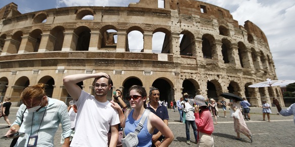 Cambiamenti climatici, ondate e alluvioni: sei città a rischio, anche Roma e Napoli