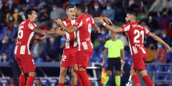 Atletico Madrid, la doppietta di Suarez regala il primato a Simeone