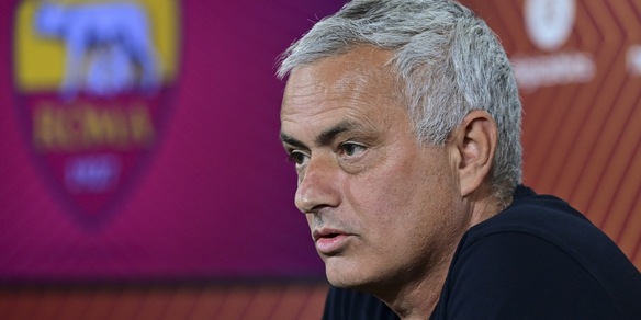 Mourinho: "Lasciate tranquilla la Roma, la strada è lunga"