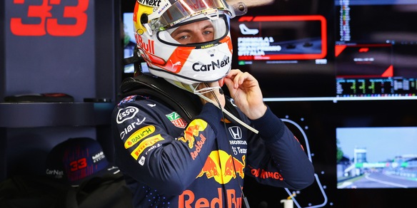 F1, Verstappen: "Molte gare ancora, il margine su Hamilton è esiguo"