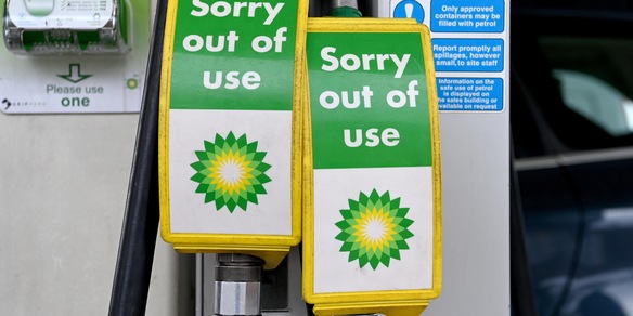 Razionamento della benzina in Gran Bretagna: è bufera