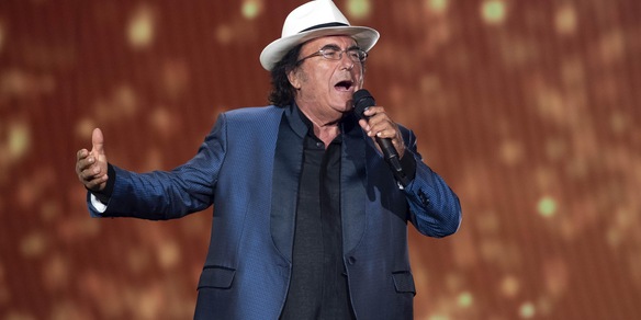 Albano, piogga di fischi a Verona: "Mi hanno dato del fascista"