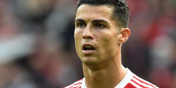 Ronaldo detta la lista dei piatti allo United: rivolta dei compagni