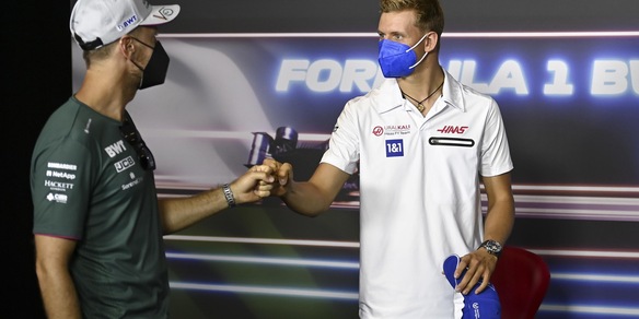 F1, Vettel: "Vorrei vedere Mick Schumacher su una vettura migliore"