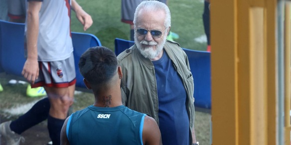 Napoli e Insigne, prove di rinnovo: De Laurentiis a pranzo con l'agente