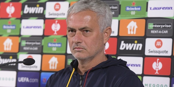 Mourinho, altra frecciata alla Lazio: "Derby dominato contro una piccola"