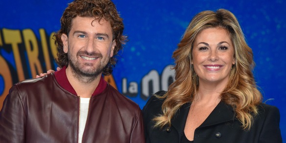 Striscia la Notizia, che feeling tra Alessandro Siani e la Incontrada!