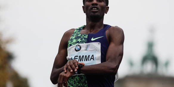 Lemma trionfa nella Maratona di Londra, Kipchumba ancora secondo