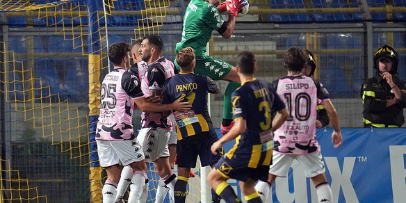 Serie C, la Juve Stabia sbatte su Pelagotti: 0-0 col Palermo