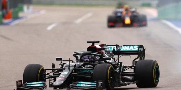 F1, prove libere 1 Gp Turchia: Hamilton davanti a Verstappen e Leclerc