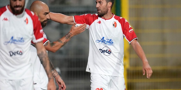 Serie C, Bari inarrestabile: 4-2 alla Turris. Zeman crolla a Palermo: 3-0