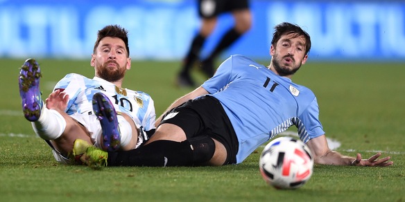 Roma, Mourinho aspetta Viña: solo un tempo con l'Uruguay