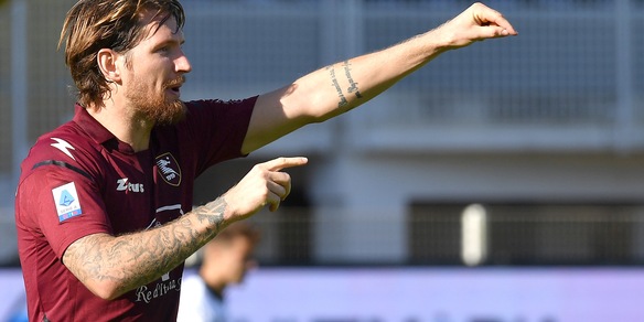 Salernitana, Strandberg operato per un'ernia addominale