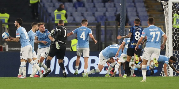 Lazio-Inter, bufera in campo dopo il gol di Felipe Anderson: la ricostruzione