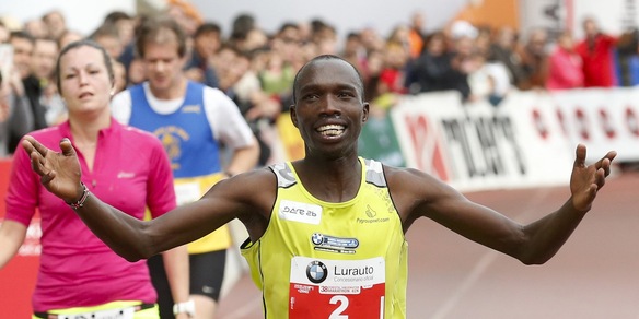 Maratona di Parigi, vittoria e record per Rotich