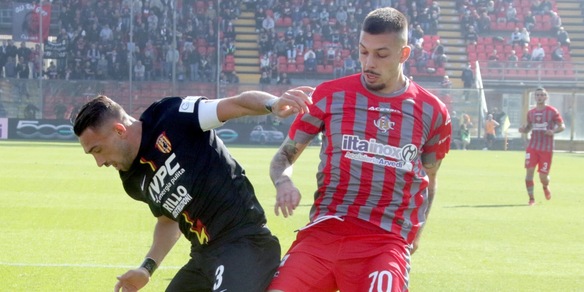 Serie B, il Benevento frena la rincorsa della Cremonese: è 1-1