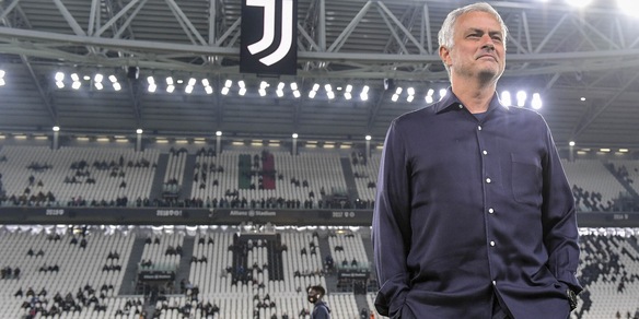 Juve-Roma, Mourinho sommerso da fischi e cori allo Stadium