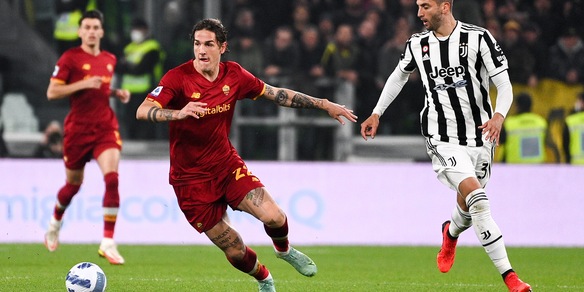 Roma, altro infortunio per Zaniolo: esce contro la Juve, problema al ginocchio