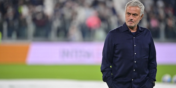 Roma, Mourinho sconsolato per le riserve: “In panchina ho Calafiori e Kumbulla…”
