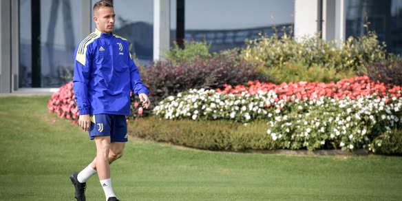 Juve, la carica di Arthur: "Contro l'Inter giocheremo al 100%"