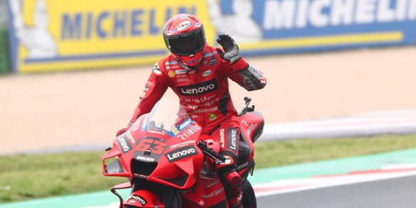 MotoGp, Gp Emilia Romagna: Bagnaia in pole position, Quartararo out in Q1