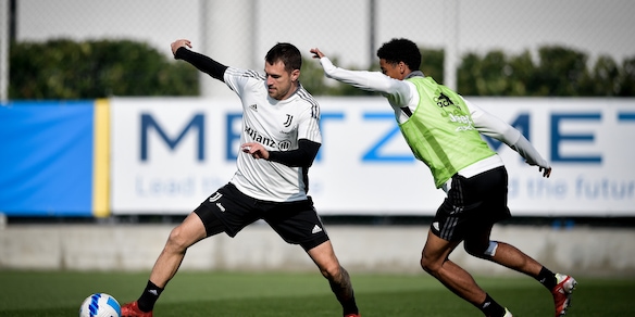 Juve-Fiorentina, Allegri recupera Ramsey: si è allenato in gruppo