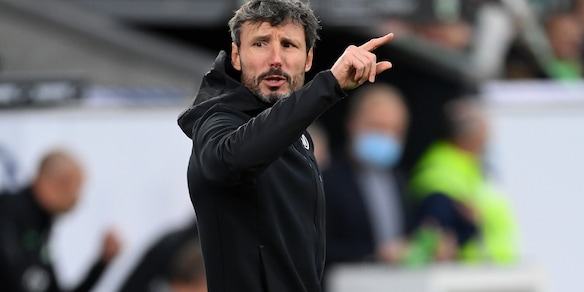 Van Bommel esonerato dal Wolfsburg: è ufficiale