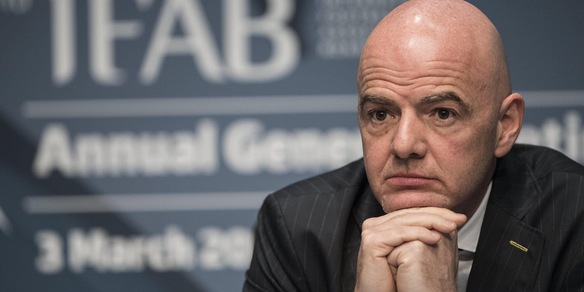 "La Fifa valuta di rendere permanenti le 5 sostituzioni": la nota dell'Ifab