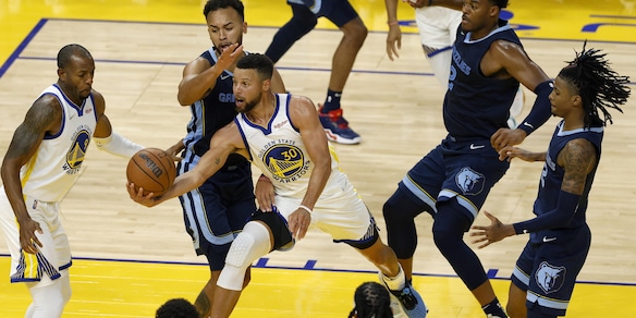 NBA, perdono gli Hawks di Gallinari. Primo ko per i Warriors di Curry