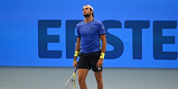 Berrettini salta Parigi Bercy per infortunio: "A Torino sarò al 100%"