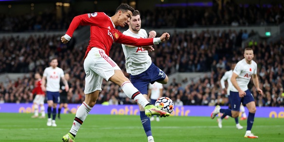 Ronaldo show, eurogol e assist: lo United stende il Tottenham