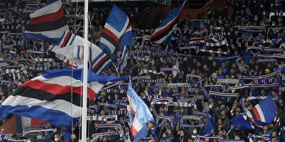 Sampdoria, striscione dei tifosi: "3 punti, fuori i cog...ni"