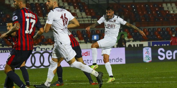 Serie B, la Reggina vince il derby col Cosenza: decide Montalto
