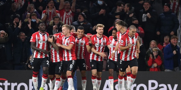 Southampton in volo con Armstrong, quinto ko di fila per l'Aston Villa