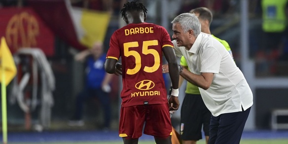 Roma, Mourinho fa fuori Darboe: non convocato, scelta tecnica