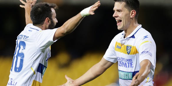 Serie B, poker del Frosinone: il Benevento cade 4-1 in casa