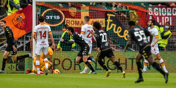 Abraham e Shomurodov non bastano: crisi Roma, vince il Venezia