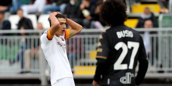 Venezia-Roma 3-2: Shomurodov e Abraham non bastano