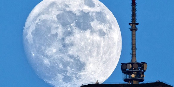 Nasa: il ritorno dell'uomo sulla Luna slitta al 2025