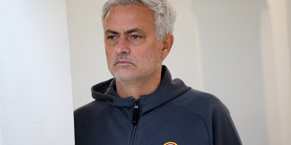 Mourinho, il licenziamento in Premier paga bene: 100 milioni dagli esoneri